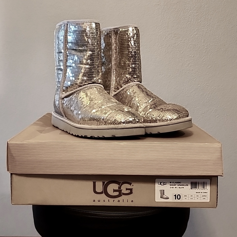 UGG AUSTRALIA Classic Short Sparkles Silver Sz 10